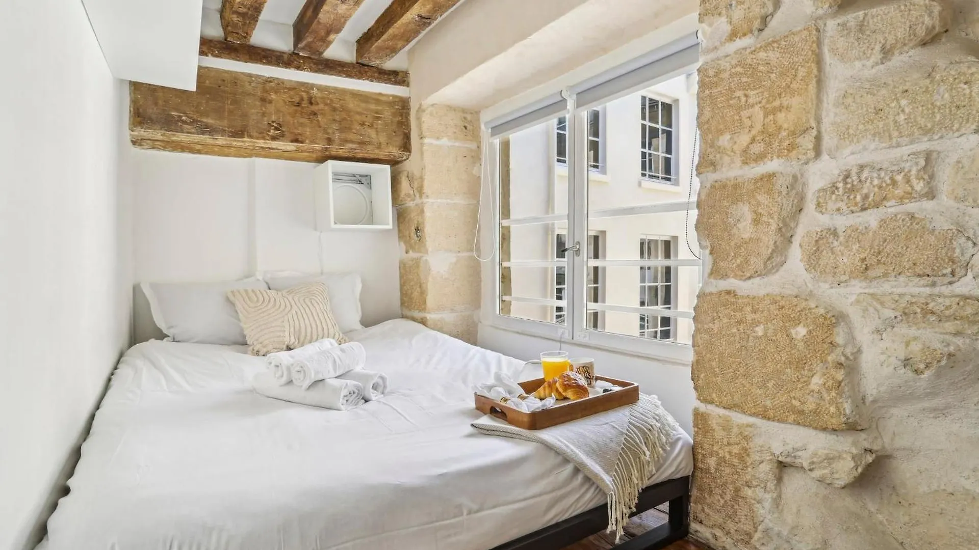 Central Paris & Louvre - 1Br - Cityapartmentstay France